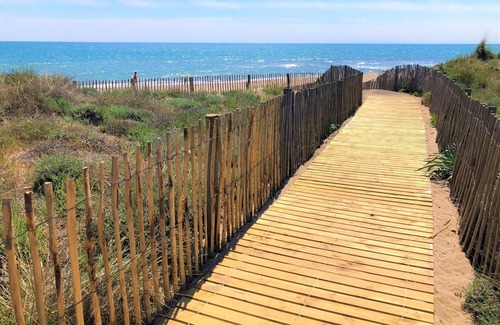 Portiragnes House | à 5 mn de la Mer, Dans le Centre Médiéval Piétonnier, Maison de Village de 60 m2