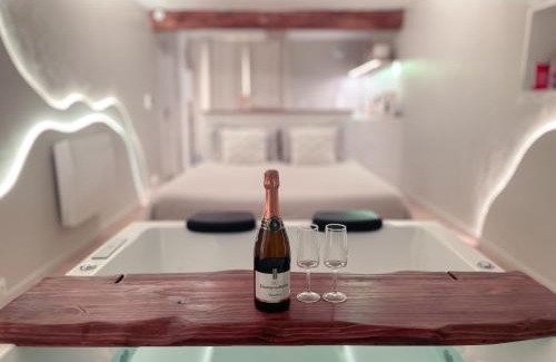 Montrevault-sur-Evre Apartment | À la folie - Loft & Spa