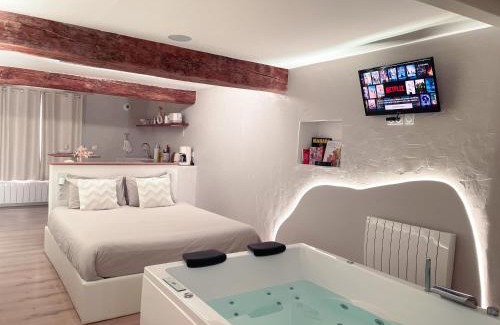 Montrevault-sur-Evre Apartment | À la folie - Loft & Spa