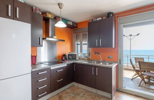 La Cala del Moral Apartment | Ático en Primera Línea de Playa con Vistas al mar