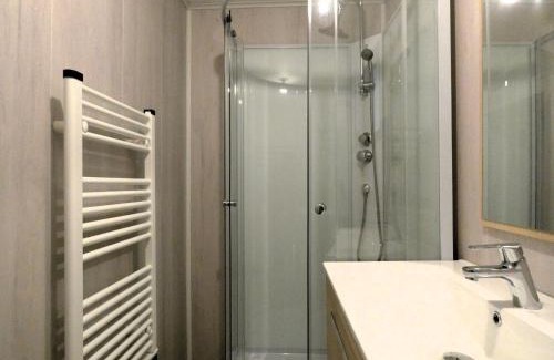 Chateaudun House | Élégante maison de ville avec cour intérieure, centre de Châteaudun, proche sites touristiques - FR-1-581-115