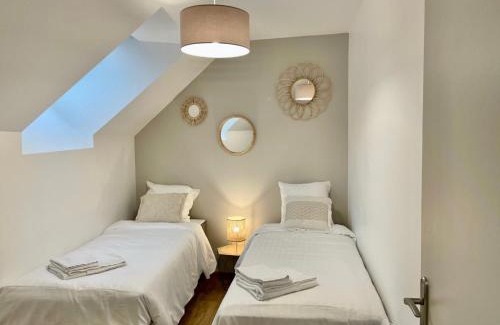 Saint-Meloir-des-Ondes Apartment | Émeraude Lumineux T3 au cœur du village, à 5 min des plages