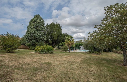 Saux-et-Pomarede House | Étage Indépendant Ferme Rénovée 150 m2 Avec vue sur les Pyrénées