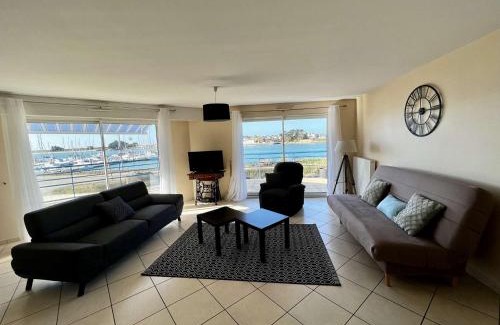 Etel Apartment | Étel - Appart 3P - 104m² - Terrasse, Wifi, Parking proche plage et port - FR-1-479-98