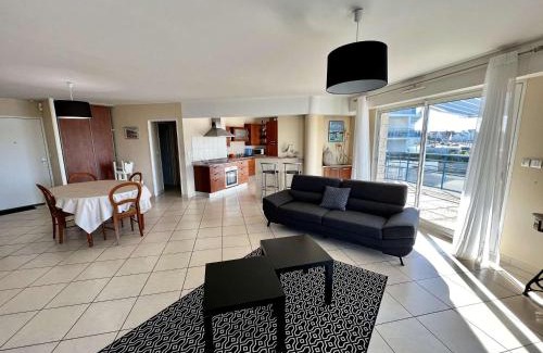 Etel Apartment | Étel - Appart 3P - 104m² - Terrasse, Wifi, Parking proche plage et port - FR-1-479-98
