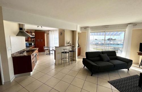 Etel Apartment | Étel - Appart 3P - 104m² - Terrasse, Wifi, Parking proche plage et port - FR-1-479-98