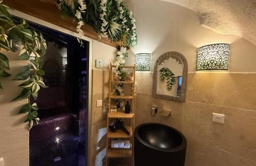 Auriol Hotel | Évasion duo, Suite Atypique privative, Hammam & Balnéo