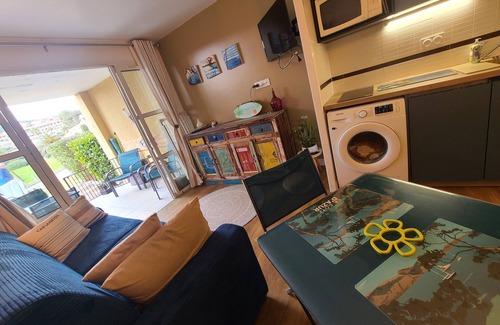 Agay Apartment | Évasion Nature à Cap Esterel - Garden, Sea & Golf in comfort