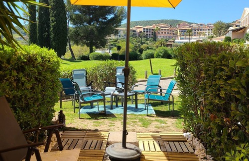 Agay Apartment | Évasion Nature à Cap Esterel - Garden, Sea & Golf in comfort