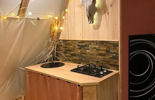Valenciennes Apartment | Évasion Nature: Tipi sur Pilotis avec Étang, Barque et Pétanque à Maulde, Frontière Belge - FR-1-510-148