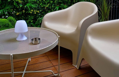 Verdun Apartment | Éveil en blanc - Private Jacuzzi & cotton comfort