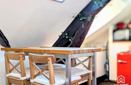 Bourgogne Apartment | Ô Cocon - Central - Climatisé - Poutres apparentes