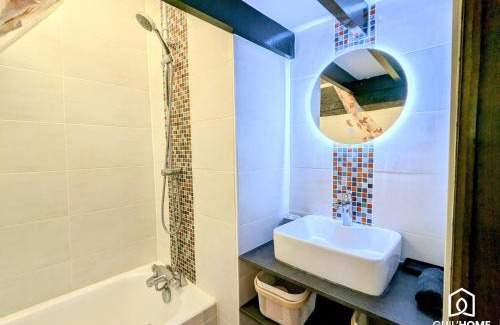 Bourgogne Apartment | Ô Cocon - Central - Climatisé - Poutres apparentes