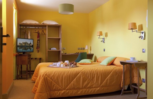 Oucques Hotel | Ô en Couleur