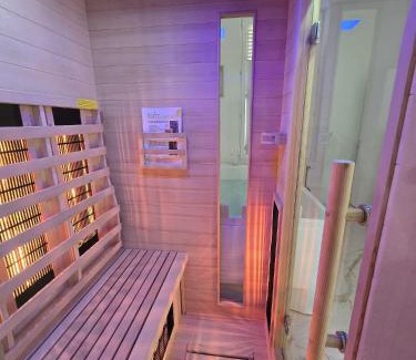 Reims Apartment | Ô Sacrée Détente de Reims -Spa privatif - Proche de la gare & centre ville