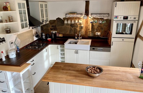 Solingen House | Ökologisches und Modernes Waldhäuschen