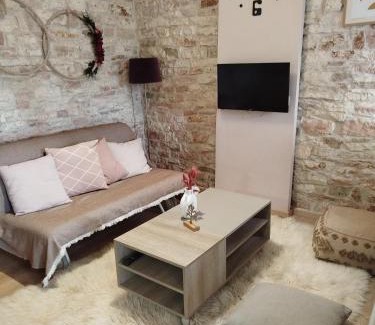 Pournara Ski Chalet | Μικρό σαλέ.