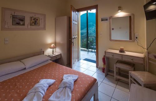 Megalo Chorio House | Το Ηλιοβασίλεμα