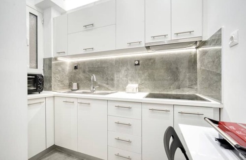 Pangrati Apartment | Φωτεινό Αρχοντικό Διαμέρισμα