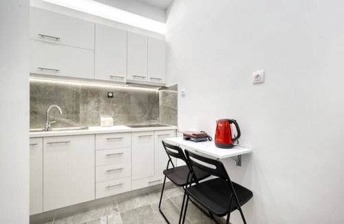 Pangrati Apartment | Φωτεινό Αρχοντικό Διαμέρισμα