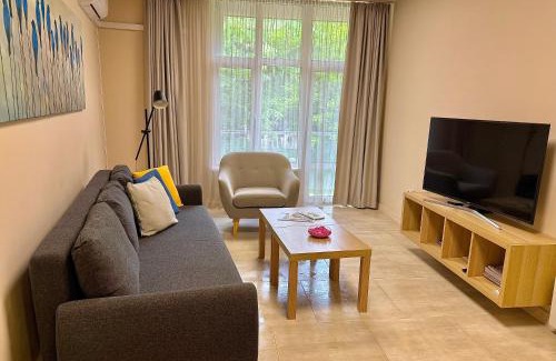Kazanlak Apartment | Елегантен апартамент в супер центъра на града с изглед към парк, възможност за безплатно паркиране