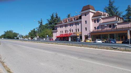 Saints Constantine and Helena Apartment | Студио Аглая