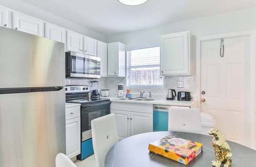 Edgewood House | Сomfy Unit in Fort-Lauderdale