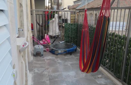 Mea She'arim Apartment | נייטן'ס אייזער אין ירושלים