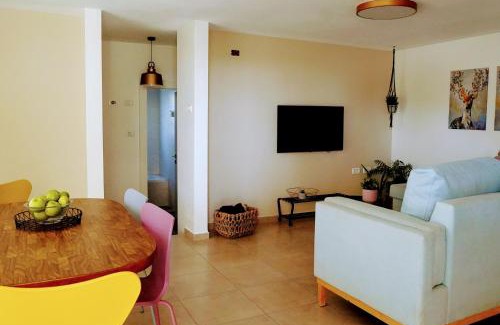 Yeruham Apartment | על הואדי- צימר מרווח עם גינה פרטית ושני חדרי שינה