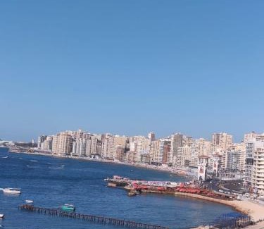 Al-Muntazah Apartment | شقة فندقية علي البحر مباشرا