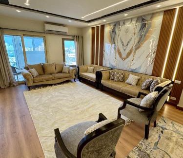 Al Duqqi Apartment | شقة فندقية علي النيل Nile view apartment
