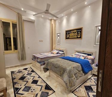 Ad-Darb al-Ahmar Apartment | شقة كبيره و انيقة بجانب مسجد الأزهر و مقابل مسجد الحسن و الحسين