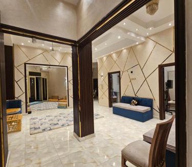 Ad-Darb al-Ahmar Apartment | شقة كبيره و انيقة بجانب مسجد الأزهر و مقابل مسجد الحسن و الحسين