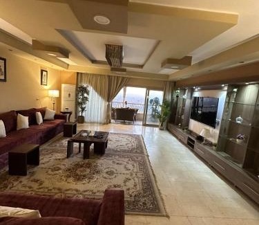 Maadi Apartment | شقة مفروشة فاخرة مطلة على كورنيش النيل المعادي بالطابق 23