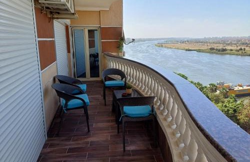 Maadi Apartment | شقه فندقيه الترا مودرن صف اول كورنيش النيل , القاهره , بمنطقه المعادي , اطلاله مباشره للنيل والاهرامات ,الطابق التاسع ,Very luxury apartment firist row nile view and pyramids , maadi , cairo , ultra modern home ,all rooms and reception direct nile view