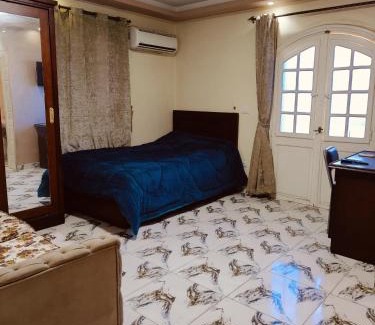 6th of October City House | غرف و استديوهات منفصلة مفروش غرفة ماستر بحمام ومطبخ صغير لا يتشارك مع الغير اي شيء بنات فقط أو عوائل