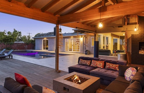West Hills House | ৎ୭Middlebury Heightsৎ୭ Pool,Jacuzzi, games & more