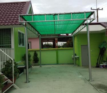 Phanat Nikhom House | กรีนเกสท์เฮ้าส์ พนัสนิคม