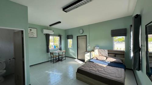Bang Nam Prieo Resort | ช้อนเงินรีสอร์ท