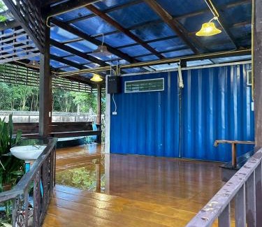Khu Khot House | บ้านสวนริมน้ำ