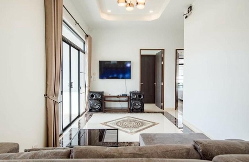 Hua Hin Resort | บ้านอิ่มสุข พลูวิลล่า ชะอำ