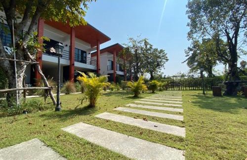 Takhli Hotel | บ้านเพลิน