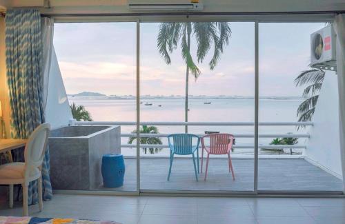Si Racha Villa | มารินอส บีชเฮ้าส์ Marinos Beach house