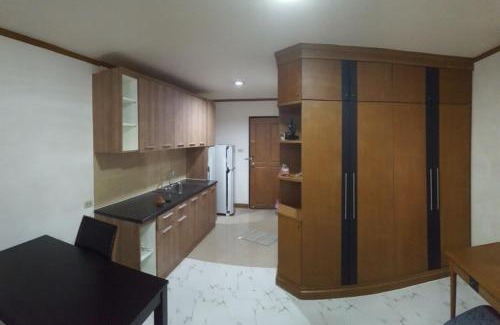 Tha Thaewawong House | ศรีราชาเบย์วิว