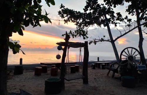 Chaiya House | หาดกำนันแคมป์ปิ้ง&ซีฟู๊ด