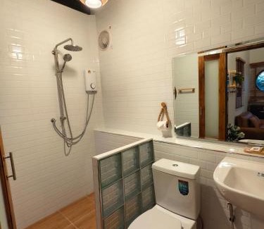 Nakhon Phanom House | อุ่นไอนา โฮมสเตย์ ณ นครพนม Aun-i-na Homestay Nakhonphanom