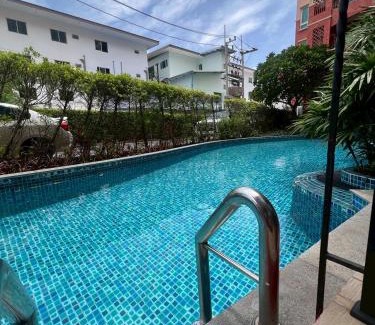 Na Kluea Apartment | เซเว่น ซี คอนโดรีสอร์ท สวนน้ำ