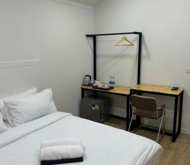 Nong Rai Hotel | เดย์ อิน