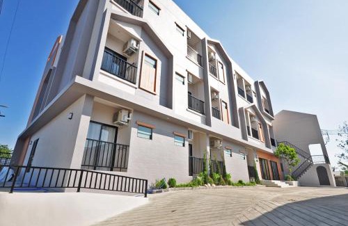 Lop Buri Apartment | เดอะมั้งกี้โฮเทลแอนด์เรสซิเดนซ์