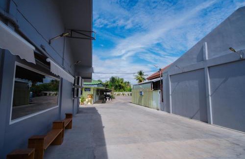 Maha Sarakham Hotel | โรงแรมวรัญญูเฮ้าส์ & รีสอร์ท